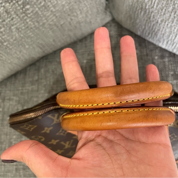 AUTHENTIC Monogram Alma PM Louis Vuitton bag authenticated by Authentic Street. - Picture 2 of 13